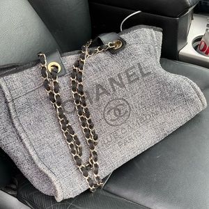 Deauville tweed handbag Chanel Grey in Tweed - 18105373